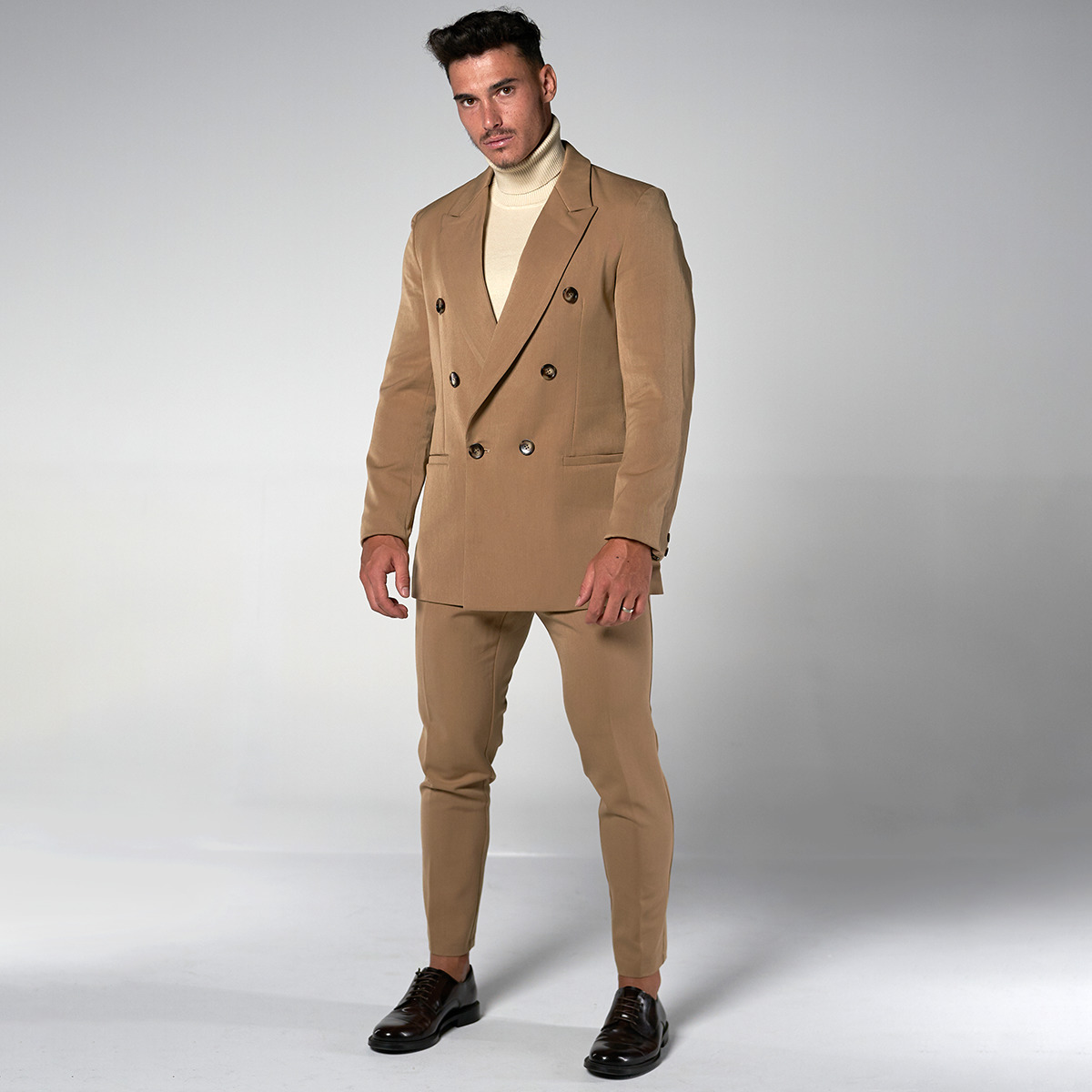 THEAD. – HENRY SUIT – Camel